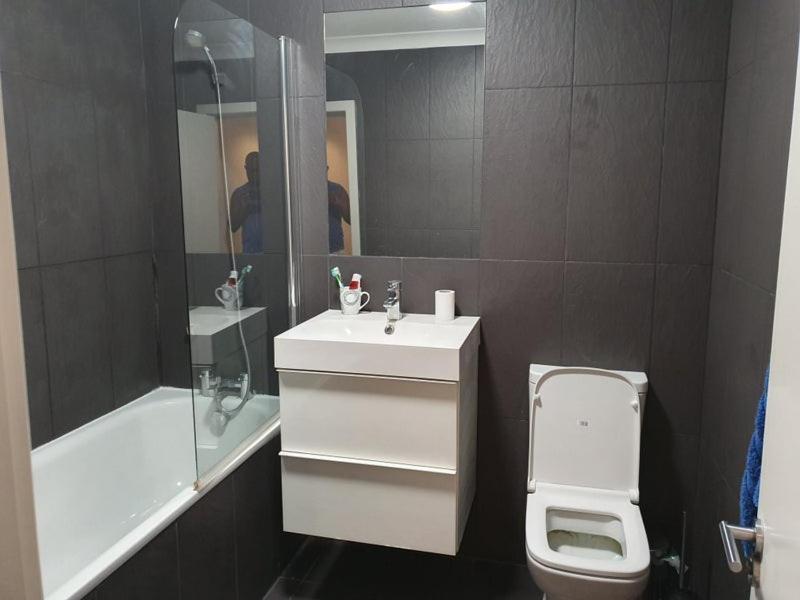לונדון Double Room With Shared Bathroom מראה חיצוני תמונה