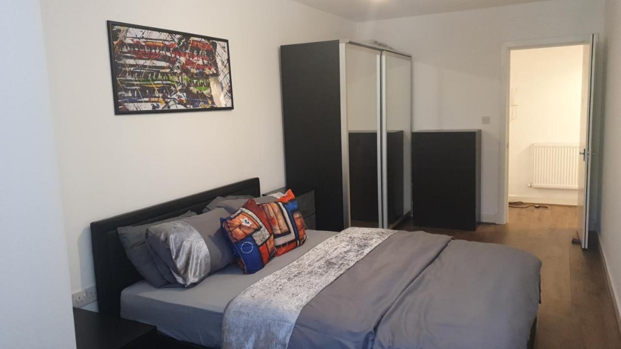 לונדון Double Room With Shared Bathroom מראה חיצוני תמונה
